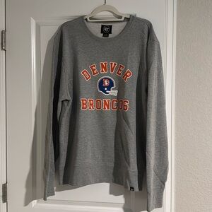 Denver Broncos sweatshirt excellent condition, soft and cozy